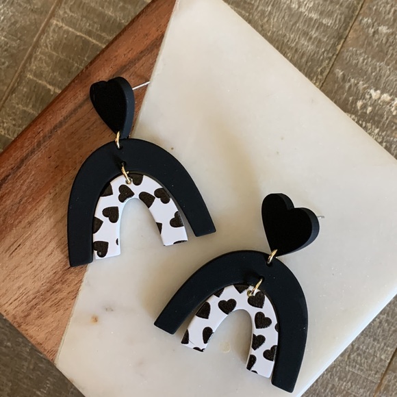 kelzposh Jewelry - Black and White Rainbow Heart Acrylic Earrings